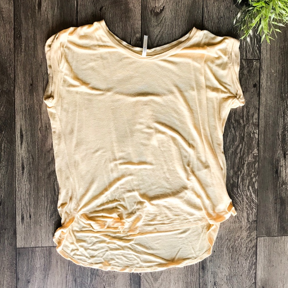 Yellow t shirt. {Tresics} size small.
